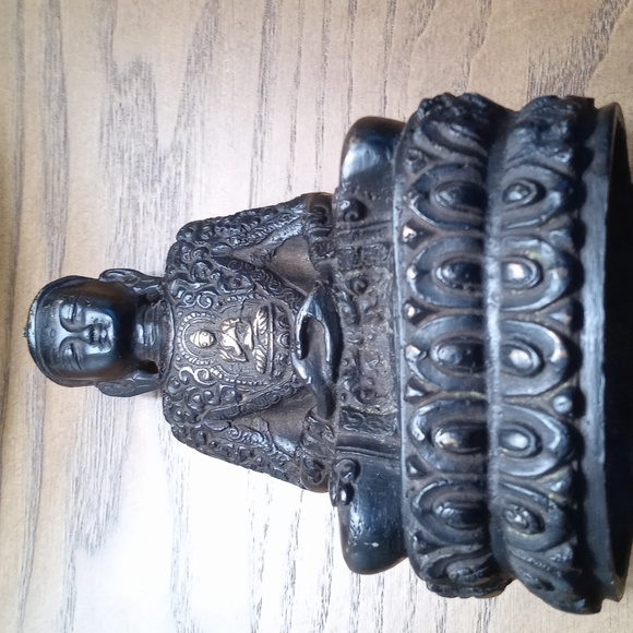 Bronze and Brass Sitting Buddha on a Lotus Flower Sculpture Figurine - Picture 8 of 16